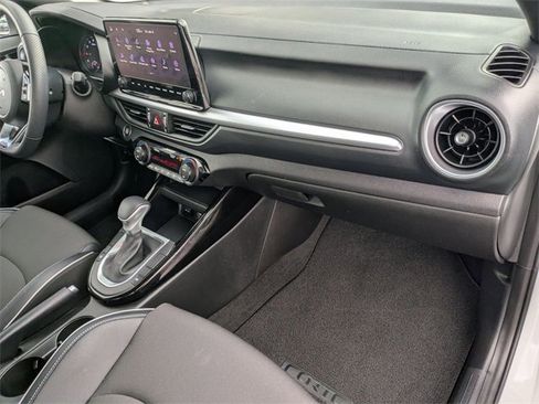 Used 2023 Kia Forte GT-Line image 37