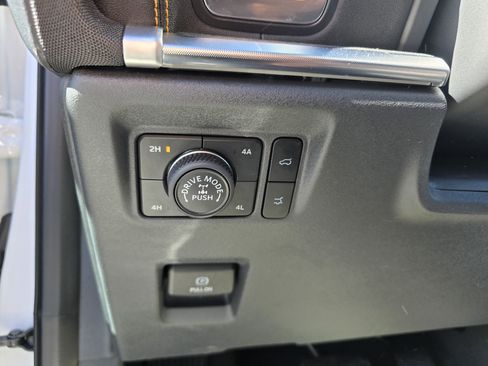 Certified 2025 Ford Expedition Tremor image 20