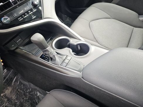 Used 2024 Toyota Camry LE FWD image 32