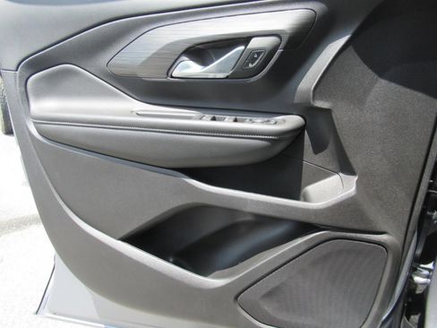 Used 2024 GMC Terrain SLE FWD image 19
