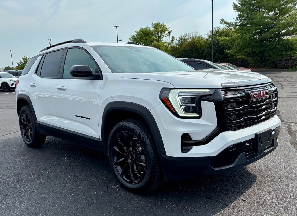 Used 2026 GMC Terrain Elevation w/ Elevation Premium Package AWD/4WD image 9