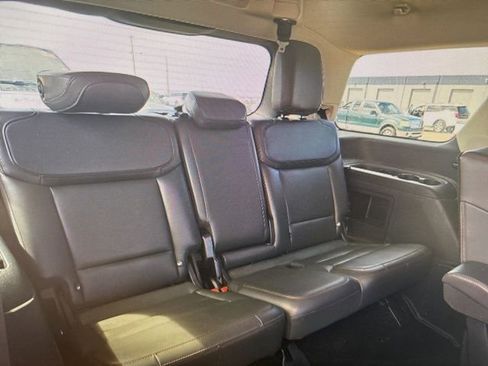 Used 2025 Ford Expedition Active image 19