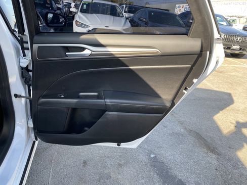 Used 2018 Ford Fusion SE w/ Equipment Group 602A FWD image 22
