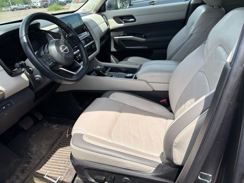 Used 2022 Nissan Pathfinder Platinum w/ Cargo Package AWD/4WD image 6