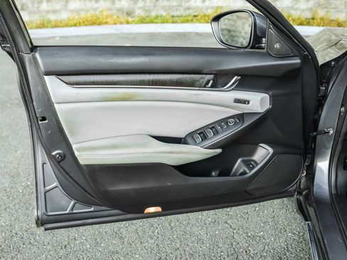 Used 2018 Honda Accord EX-L image 22