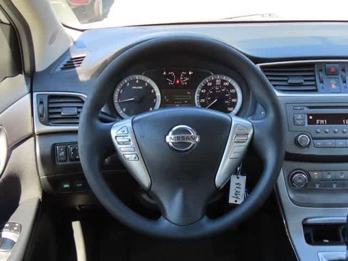 Used 2013 Nissan Sentra SV FWD image 18