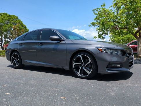Used 2018 Honda Accord Sport image 2