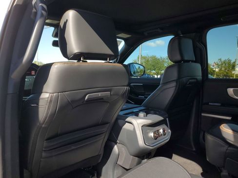 Used 2025 Ford Expedition Tremor image 14
