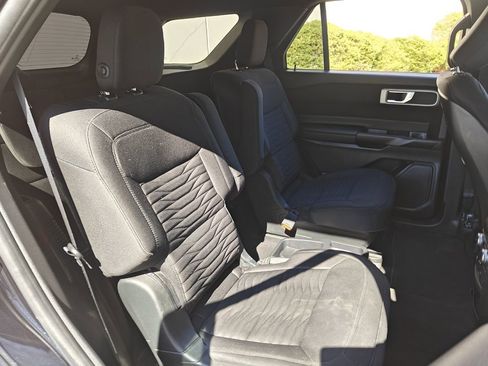 Used 2020 Ford Explorer XLT w/ Comfort Package AWD/4WD image 19