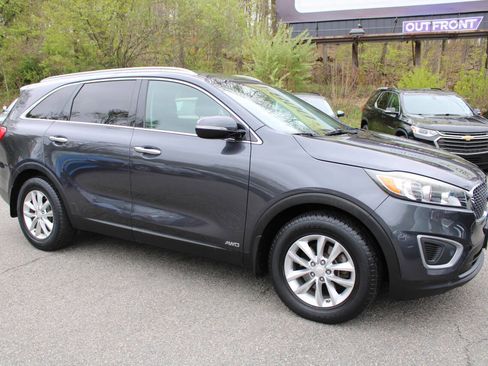 Used 2016 Kia Sorento AWD image 5