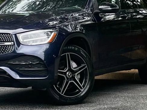 Used 2021 Mercedes-Benz GLC 300 4MATIC image 2