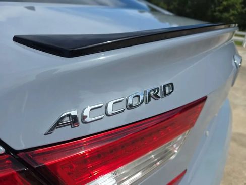 Used 2021 Honda Accord Sport image 11