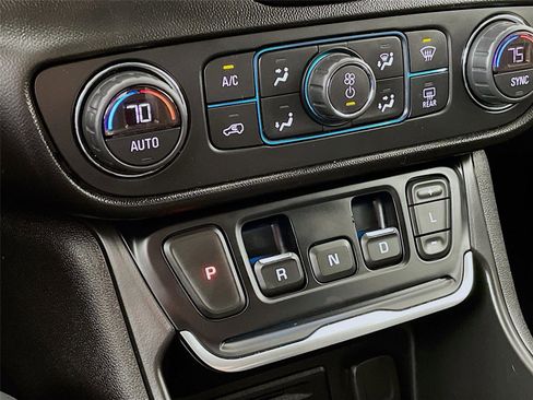 Used 2018 GMC Terrain SLT w/ Preferred Package FWD image 19