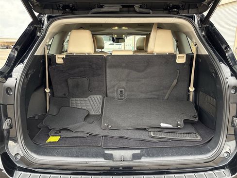 Used 2023 Toyota Highlander XSE image 28