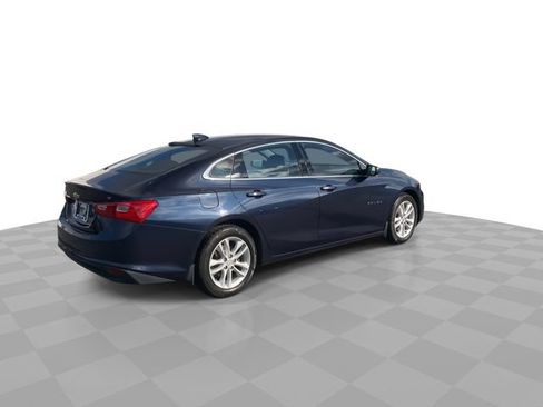 Used 2016 Chevrolet Malibu LT w/ Leather Package FWD image 8