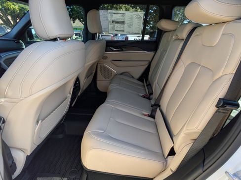 New 2026 Jeep Grand Cherokee Limited RWD image 15