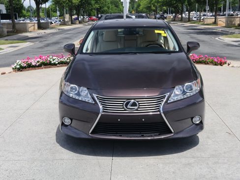 Used 2013 Lexus ES 350 w/ Luxury Pkg FWD image 3