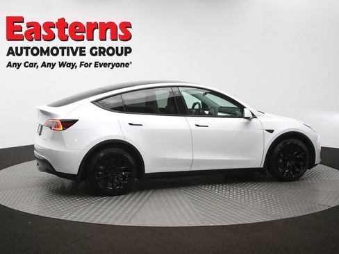 Used 2022 Tesla Model Y Long Range AWD/4WD image 40