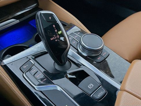 Used 2018 BMW 540i xDrive image 21