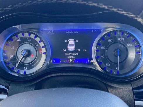 Used 2023 Chrysler 300 S image 24