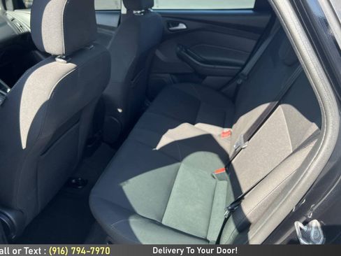 Used 2016 Ford Focus SE w/ SE Sport Package FWD image 14