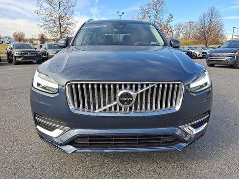 Used 2023 Volvo XC90 B5 Plus w/ Protection Package AWD/4WD image 2