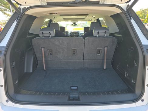 Certified 2019 Chevrolet Traverse Premier w/ LPO, 'HIT The Road' Package image 12