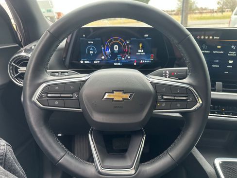 Used 2025 Chevrolet Equinox LT image 27