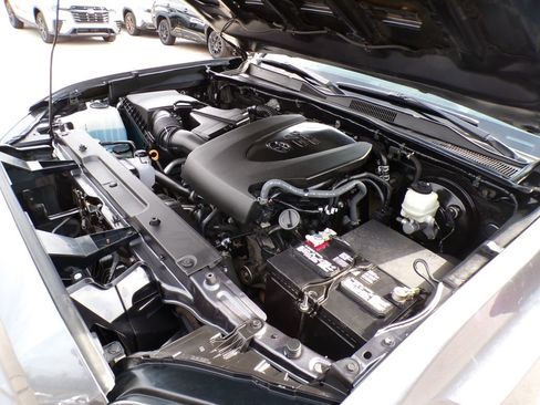 Used 2021 Toyota Tacoma TRD Sport w/ TRD Premium Sport Package image 31