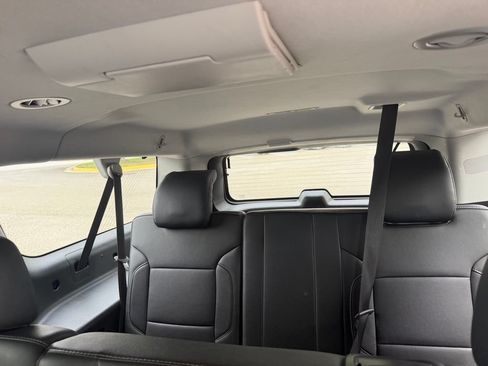 Used 2020 GMC Yukon XL SLT w/ Open Road Package AWD/4WD image 10