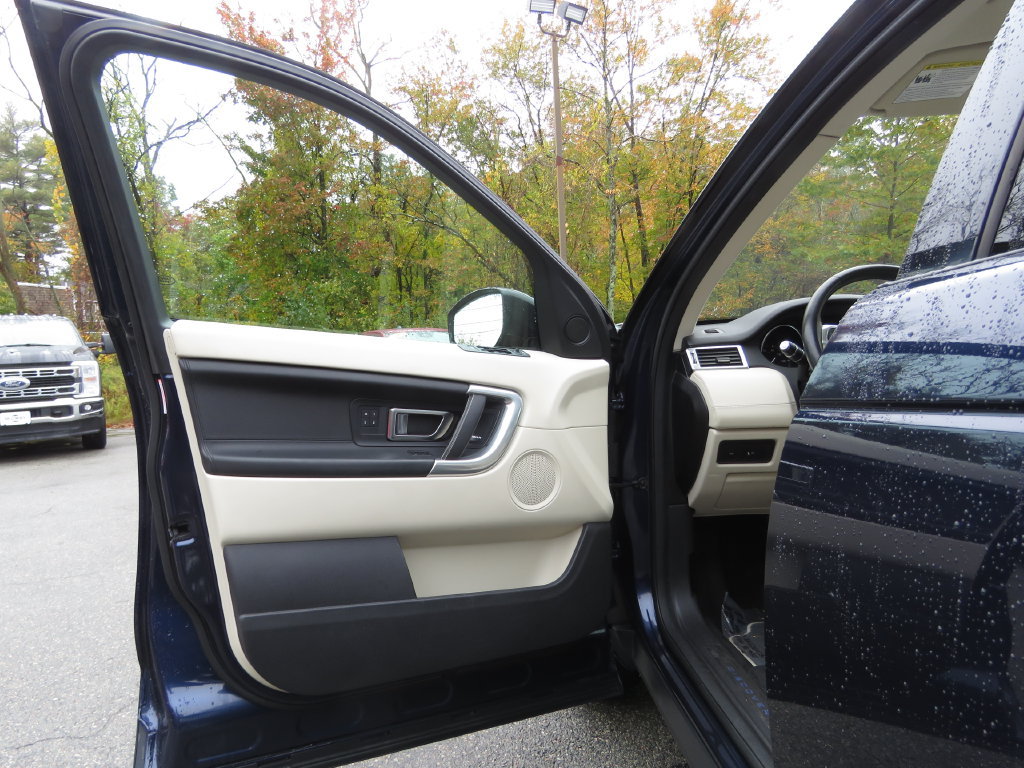 Used 2019 Land Rover Discovery Sport HSE Luxury AWD/4WD image 9