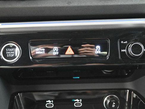 Used 2025 Audi Q5 Premium w/ Convenience Package AWD/4WD image 23