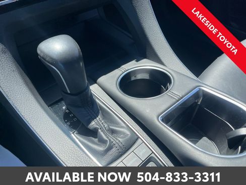 Used 2021 Toyota Avalon XLE w/ Moonroof Package image 33