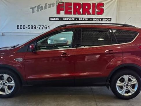 Used 2016 Ford Escape SE w/ Equipment Group 201A image 2