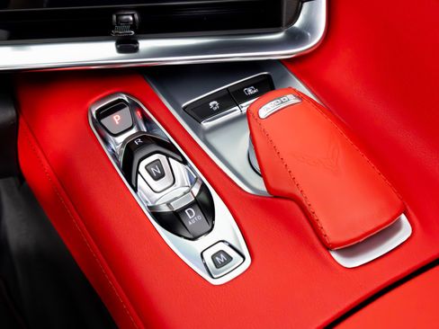 Used 2021 Chevrolet Corvette 2LT w/ Engine Appearance Package image 26