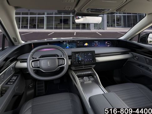 Used 2025 Lincoln Nautilus Reserve AWD/4WD image 10