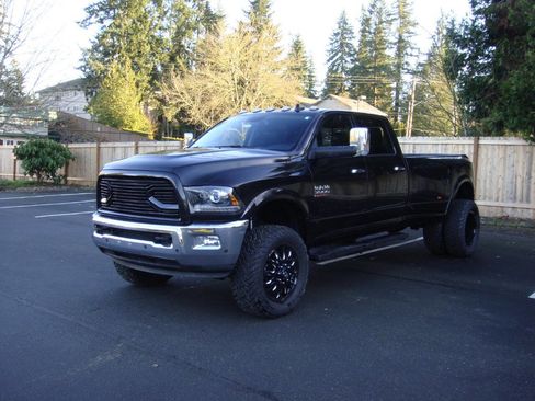 Used 2018 RAM 3500 Laramie w/ Convenience Group AWD/4WD image 6