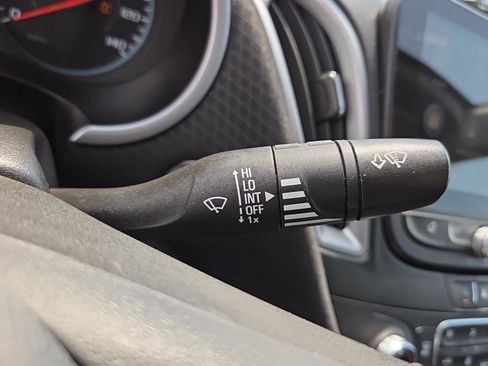 Used 2023 Chevrolet Malibu LT FWD image 28