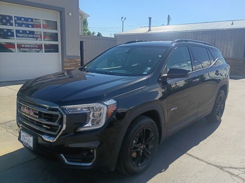 Used 2023 GMC Terrain AT4 AWD/4WD image 2