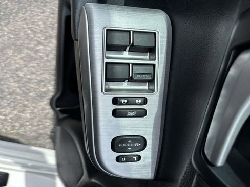 Used 2014 Toyota Camry SE w/ Moonroof Package image 18