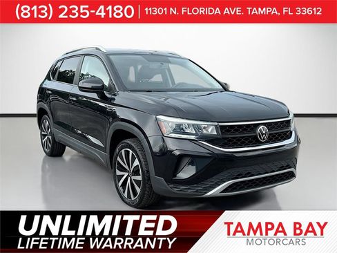 Used 2022 Volkswagen Taos SE FWD image 1