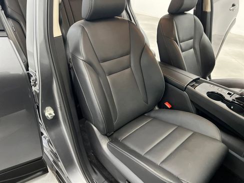Used 2025 Nissan Rogue SL FWD image 22