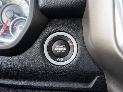Used 2019 RAM 1500 Laramie AWD/4WD image 22