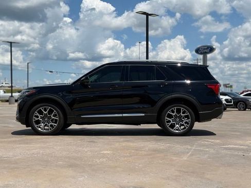 Used 2025 Ford Explorer Platinum w/ Ultimate Package AWD/4WD image 5