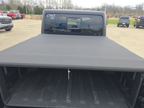 Used 2023 Jeep Gladiator Overland image 14