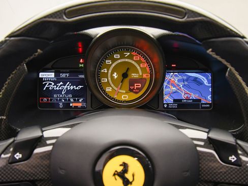 Used 2019 Ferrari Portofino image 15