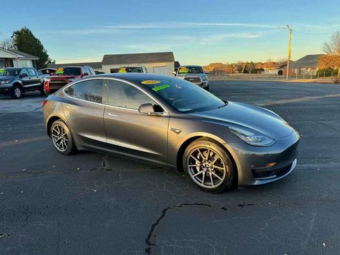 Used 2018 Tesla Model 3 Long Range image 5