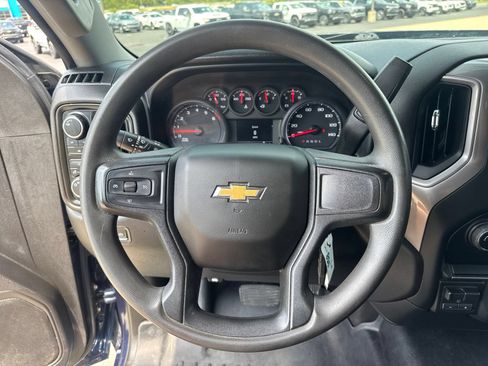 Used 2022 Chevrolet Silverado 2500 Custom w/ Custom Convenience Package AWD/4WD image 21