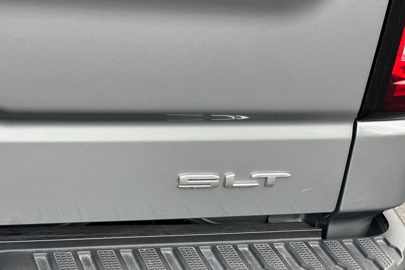 Used 2025 GMC Sierra 1500 SLT RWD image 48