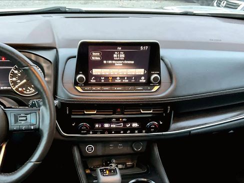 Used 2021 Nissan Rogue SL image 6